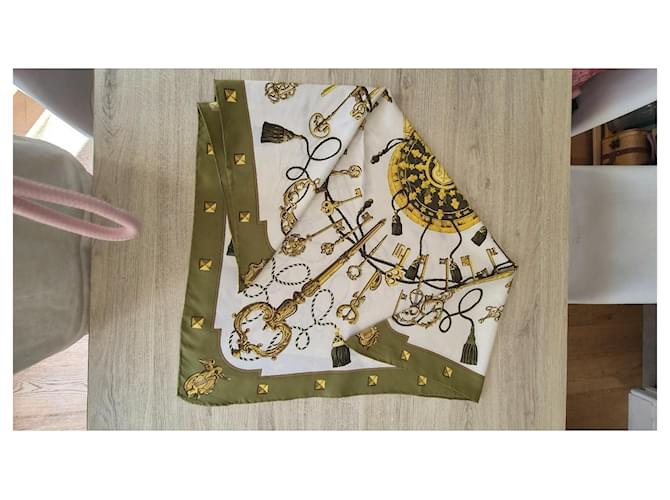 Hermès Pañuelo de seda "Les Clés" Castaño Blanco Dorado Verde - vista 7