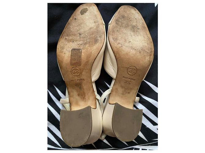 Décolleté Chanel in pelle beige - vista 6