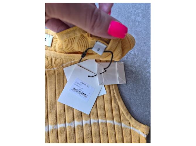 Sandro gelber Rippstrick-Pullover mit weißen Streifen - Ansicht 4