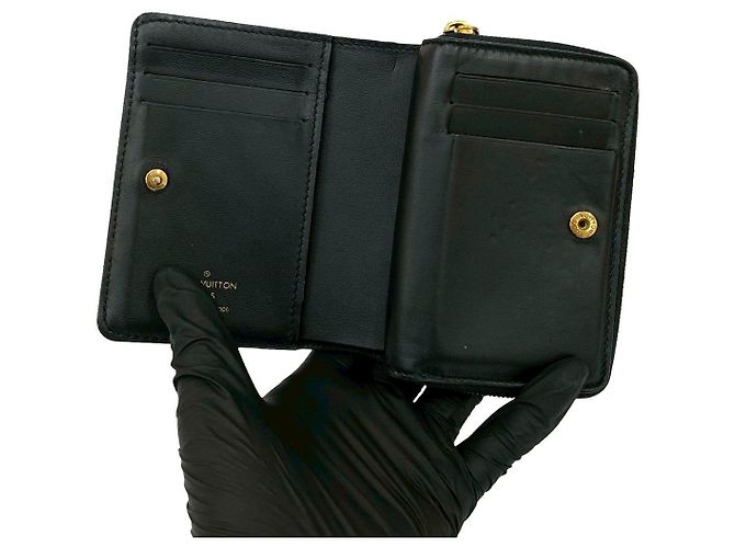Cartera Louis Vuitton Portefeuille Lou Monogram Empreinte de piel Negro - vista 8