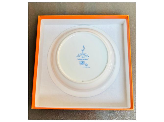 Hermès "Le clown acrobate" Fine Bone China Plate Pink White Red Blue Grey Yellow - view 5