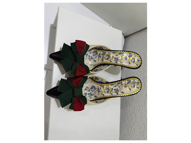 Gucci Mules Décolleté con Fiocco Nero e Crema Bianco Rosso Verde - vista 3