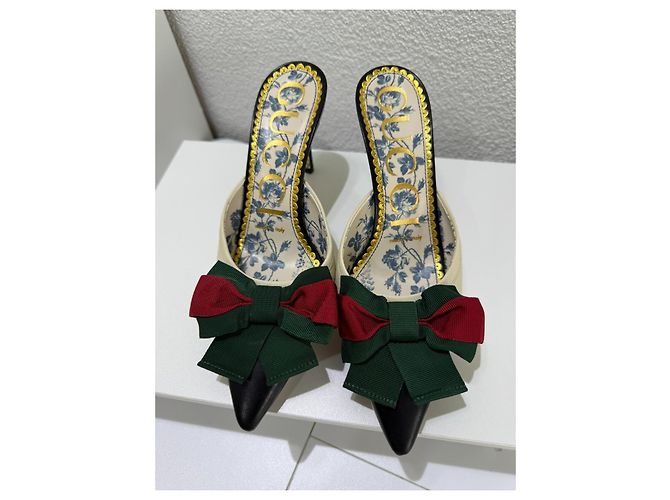 Gucci Mules Décolleté con Fiocco Nero e Crema Bianco Rosso Verde - vista 4