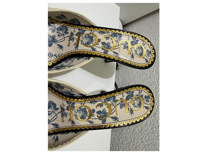 Gucci Mules Décolleté con Fiocco Nero e Crema Bianco Rosso Verde - vista 5