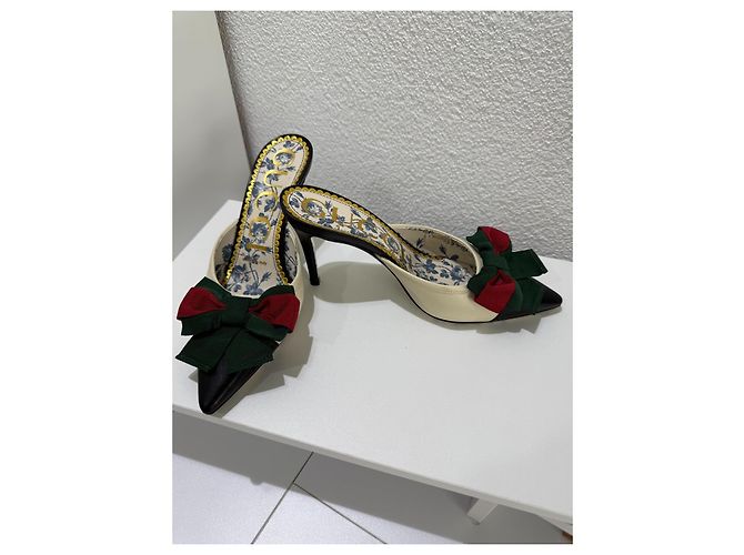 Gucci Mules Décolleté con Fiocco Nero e Crema Bianco Rosso Verde - vista 7