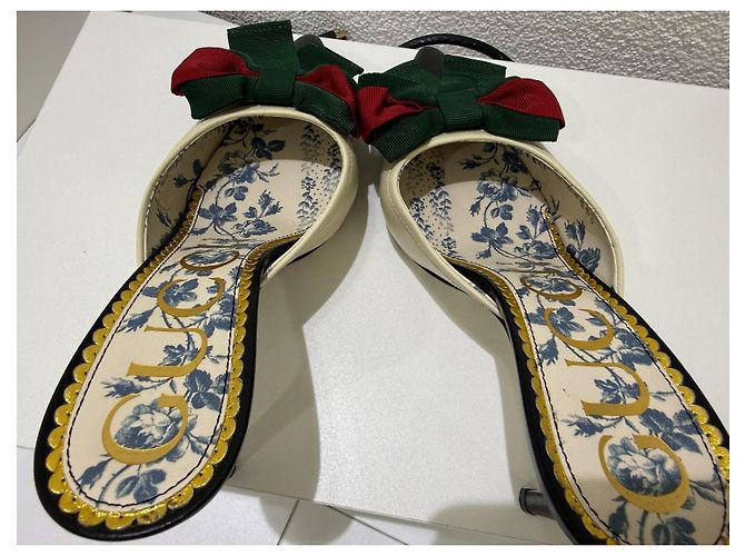 Gucci Mules Décolleté con Fiocco Nero e Crema Bianco Rosso Verde - vista 9