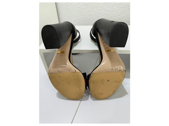 Sandali Gucci con tacco a blocco e applicazione rosa Nero Rosso - vista 10