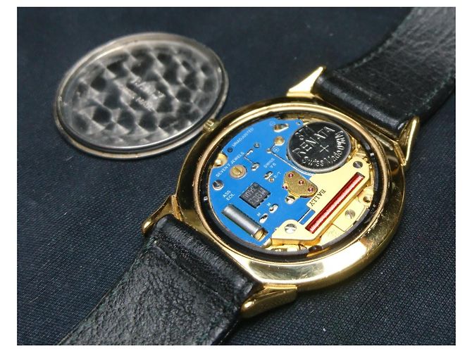 Bally Montre à quartz plaqué or réf. 73.01 Swiss Made Noir - vue 5