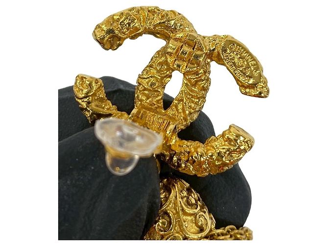 Orecchini a clip Chanel Vintage Coco Mark con nappa D'oro - vista 3