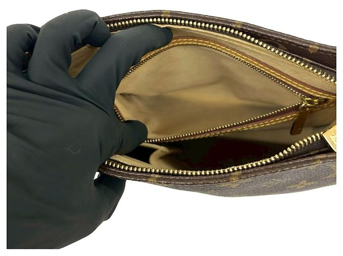 Borsa a Spalla e Tote Louis Vuitton Looping MM Monogram Marrone - vista 10