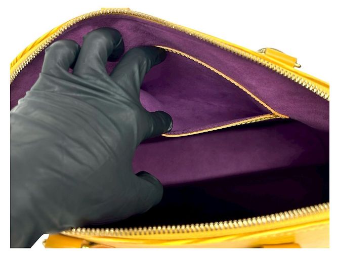 Borsa a mano rotonda con zip Alma in pelle Epi Louis Vuitton Giallo - vista 10