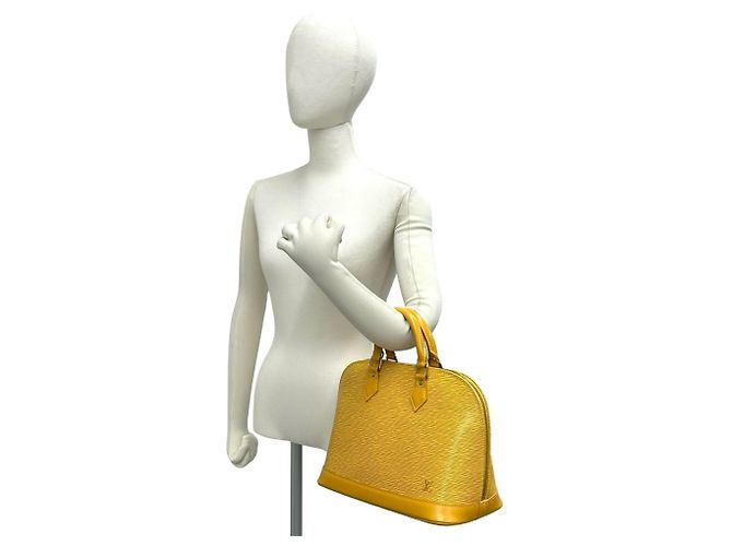 Borsa a mano rotonda con zip Alma in pelle Epi Louis Vuitton Giallo - vista 2
