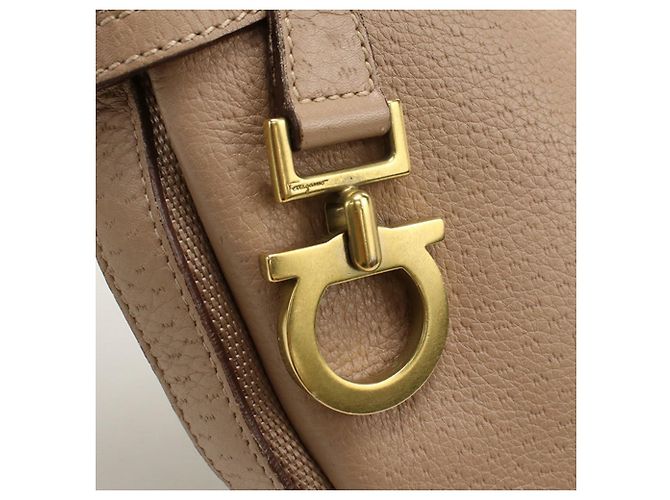 Borsa a tracolla in pelle beige Salvatore Ferragamo - vista 5