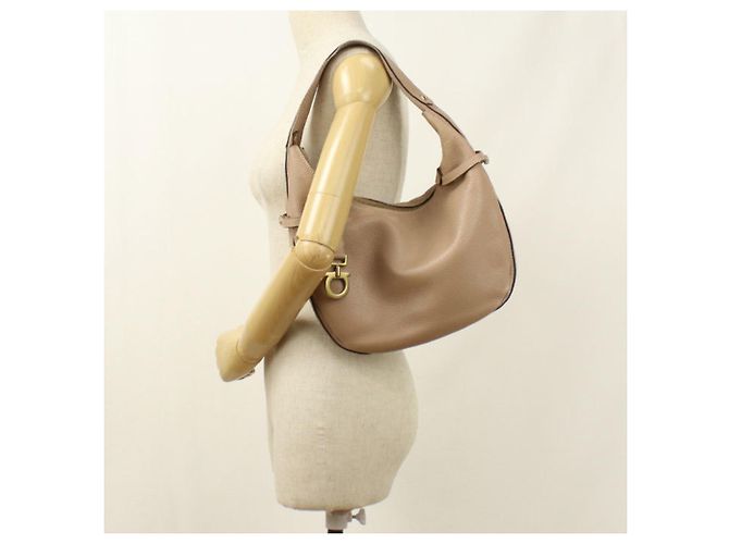 Borsa a tracolla in pelle beige Salvatore Ferragamo - vista 8