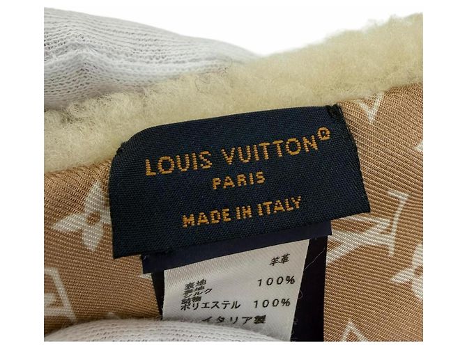 Stola in shearling monogram beige Louis Vuitton - vista 6