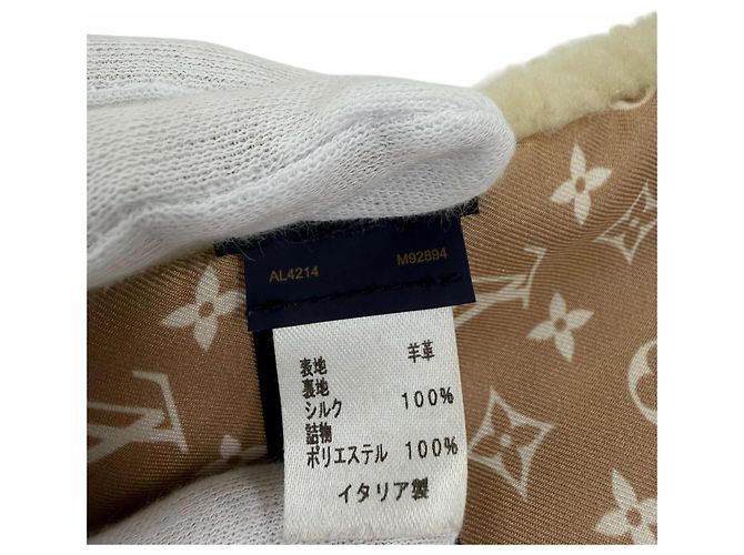 Stola in shearling monogram beige Louis Vuitton - vista 7