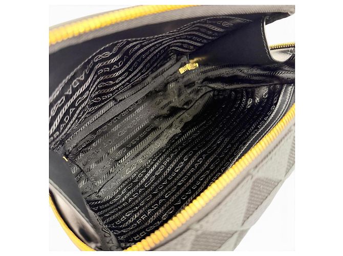 Borsa a tracolla Prada 2VH069 in pelle jacquard con logo triangolo Brick Nero - vista 12