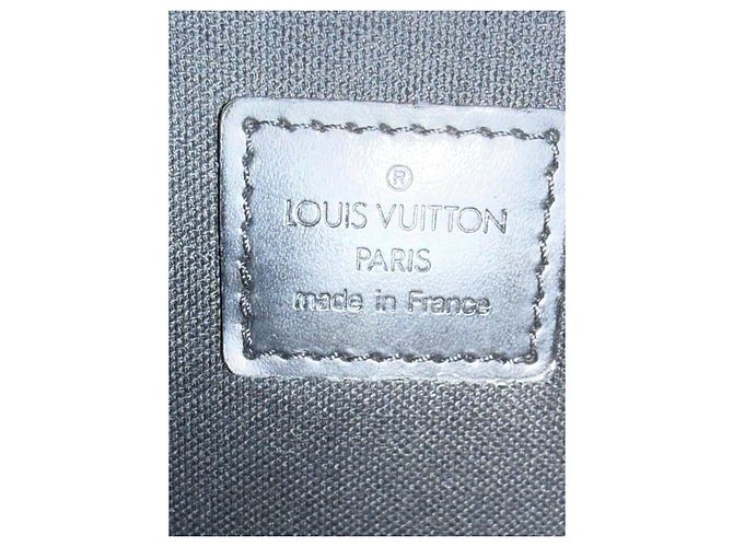 Borsa a tracolla Charly in Monogram Glacé Louis Vuitton Marrone - vista 5