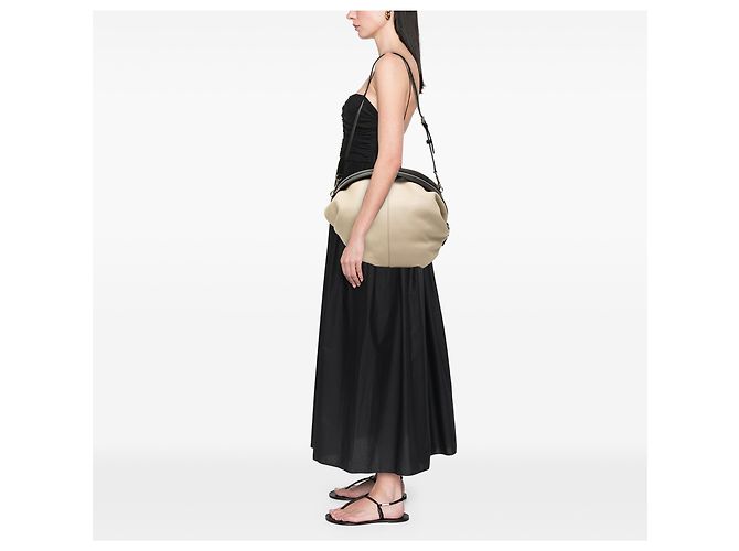 LOEWE Borsa Satchel in pelle di vitello granulata beige con zip e manico - vista 6