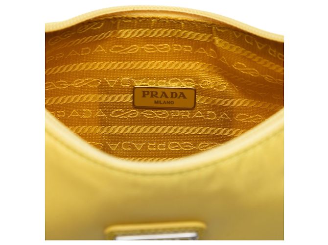 Mini borsa a tracolla Prada Yellow Mini Tessuto Re Edition 2000 Giallo - vista 5