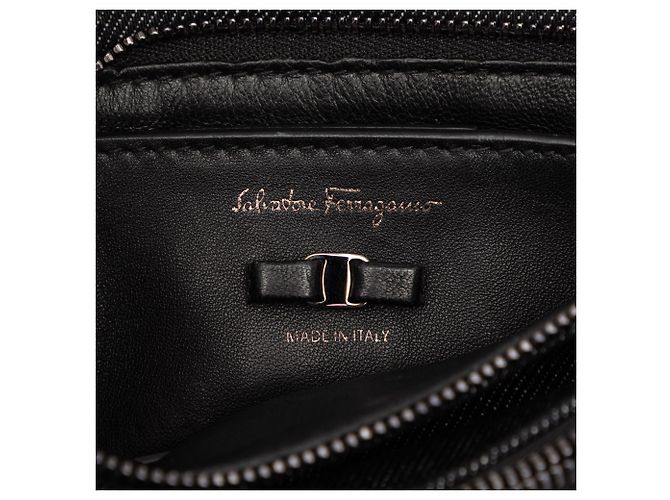 Salvatore Ferragamo Borsa a tracolla Ferragamo Viva Bow in denim nero, piccola - vista 6