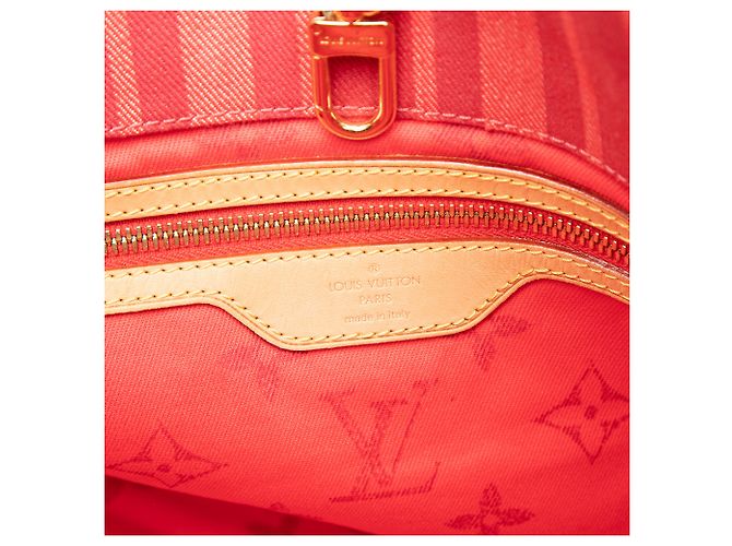 Louis Vuitton Cabas PM en toile rouge Plein Soleil - vue 5