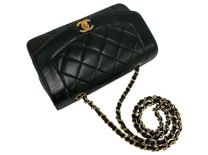 Borsa a tracolla Chanel Diana Matelassé Coco Mark in agnello Nero - vista 4