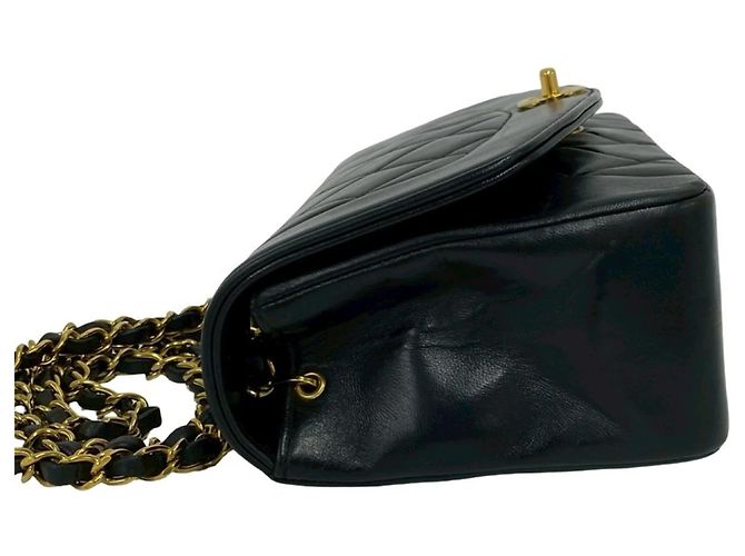 Borsa a tracolla Chanel Diana Matelassé Coco Mark in agnello Nero - vista 5