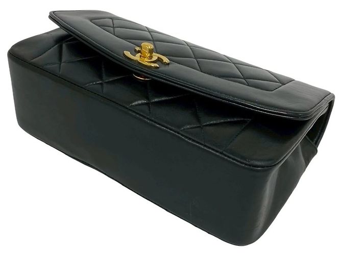 Borsa a tracolla Chanel Diana Matelassé Coco Mark in agnello Nero - vista 8