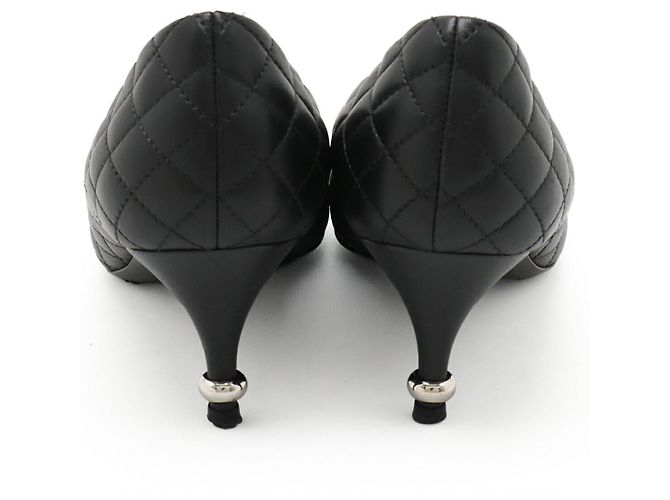 Timeless Chanel Matelasse Coco Mark Leder Pumps Schwarz - Ansicht 3