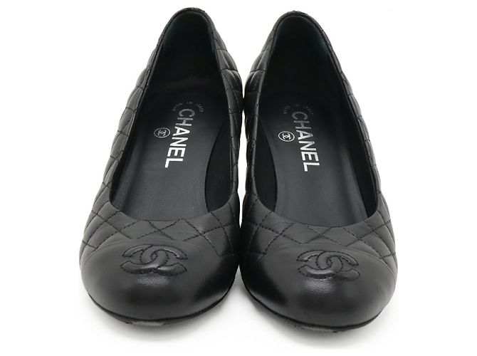 Timeless Chanel Matelasse Coco Mark Leder Pumps Schwarz - Ansicht 4