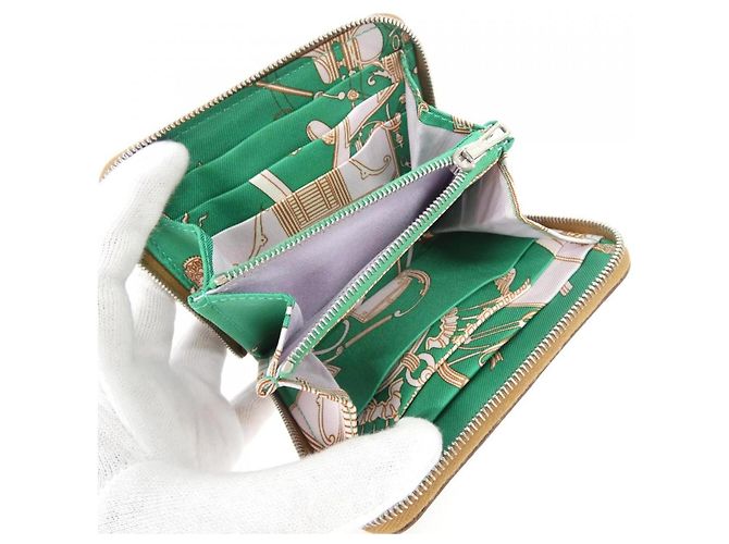 Silk In Hermès Portafoglio compatto in seta Hermes LIBRIS D'oro - vista 3