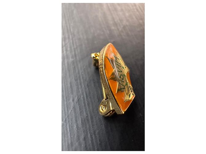 visvim Spilla Logo Broche in Ottone Nero Verde Arancione - vista 3
