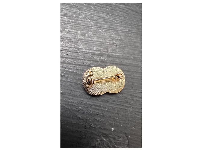 Spilla Pin Badge visvim in Ottone Bianco D'oro - vista 2
