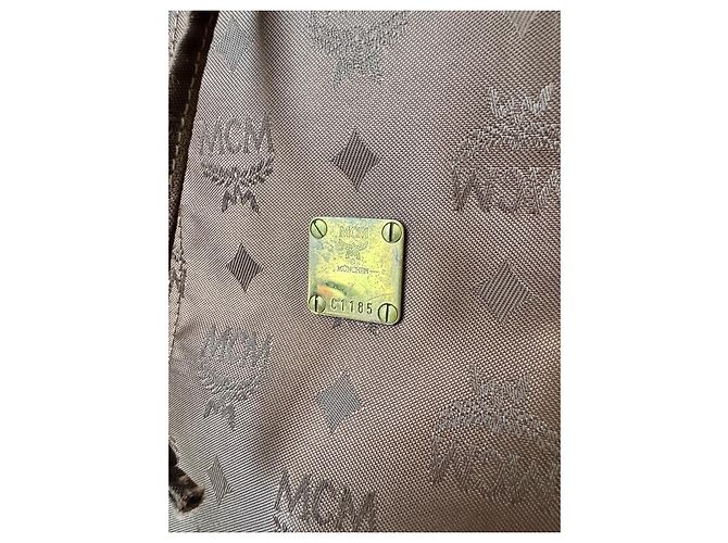 MCM Vintage Nylon Slingbag Rucksack in monogramma canvas marrone - vista 4