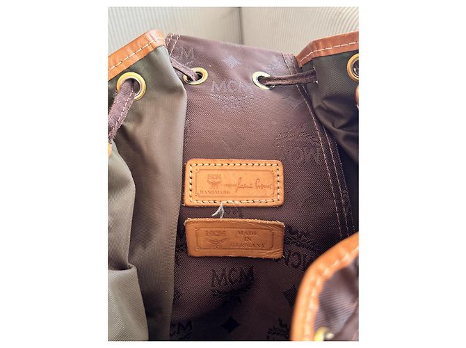 MCM Vintage Nylon Slingbag Rucksack in monogramma canvas marrone - vista 8
