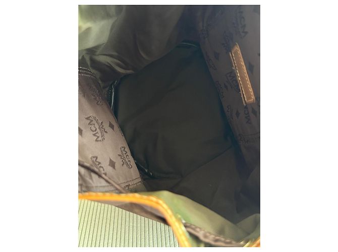 MCM Vintage Nylon Slingbag Rucksack in monogramma canvas marrone - vista 9