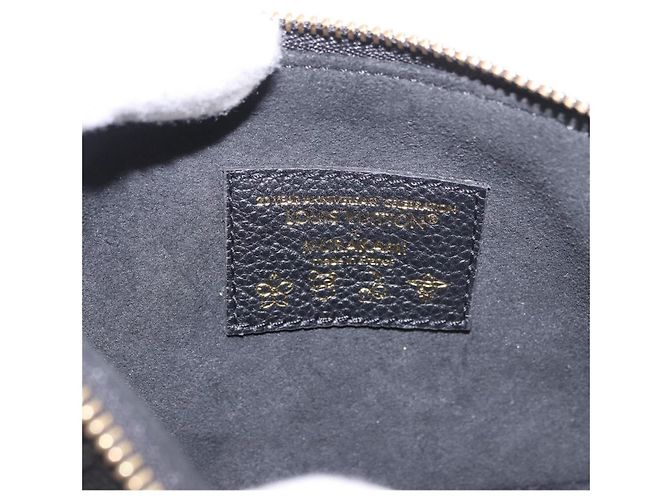 LOUIS VUITTON Empreinte Panda Mini Pochette Accessoires M13824 LV Auth 189260SM Negro Monograma - vista 10