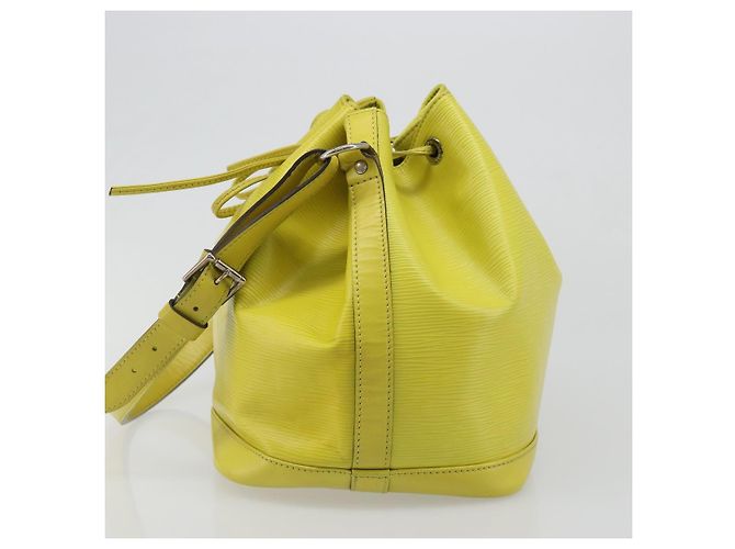 Borsa a tracolla LOUIS VUITTON Epi Petit Noe Pistachian M40969 LV Auth 187291A - vista 3