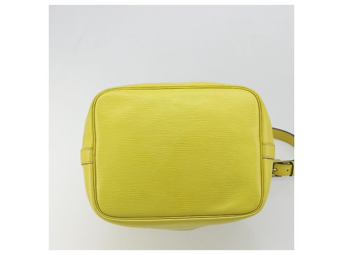 Borsa a tracolla LOUIS VUITTON Epi Petit Noe Pistachian M40969 LV Auth 187291A - vista 5