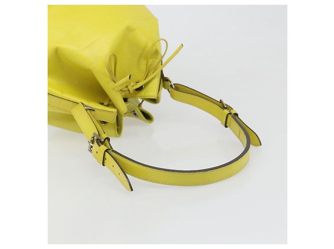 Borsa a tracolla LOUIS VUITTON Epi Petit Noe Pistachian M40969 LV Auth 187291A - vista 7