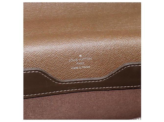 LOUIS VUITTON Taiga Robusto 1 Business Bag Grizzly M31058 LV Auth ka4954 - vista 20