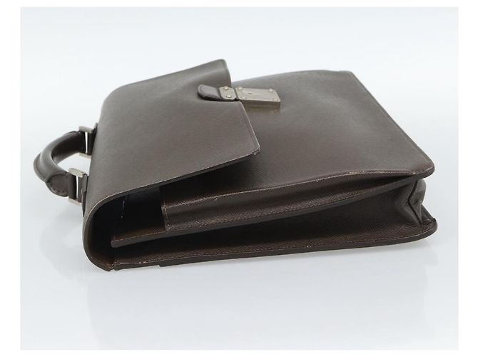 LOUIS VUITTON Taiga Robusto 1 Business Bag Grizzly M31058 LV Auth ka4954 - vista 3
