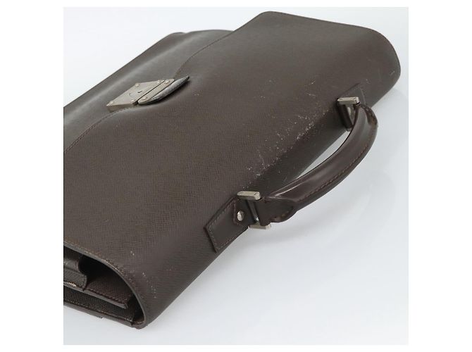 LOUIS VUITTON Taiga Robusto 1 Business Bag Grizzly M31058 LV Auth ka4954 - vista 6