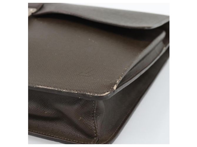 LOUIS VUITTON Taiga Robusto 1 Business Bag Grizzly M31058 LV Auth ka4954 - vista 9