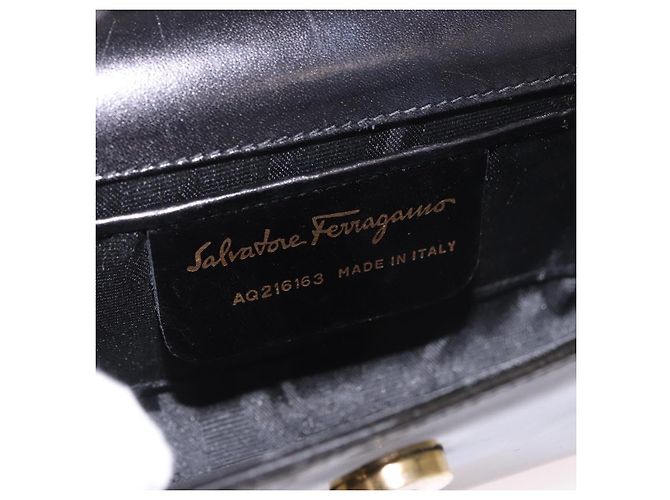 Borsa a tracolla con catena Vara Ribbon Salvatore Ferragamo in vernice nera e oro Auth bs35689 Nero D'oro - vista 12