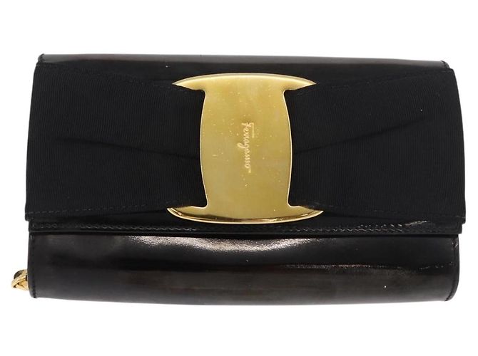 Borsa a tracolla con catena Vara Ribbon Salvatore Ferragamo in vernice nera e oro Auth bs35689 Nero D'oro - vista 13