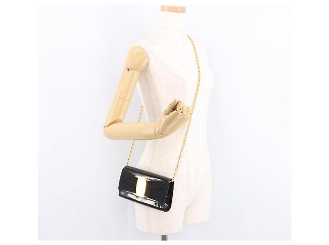 Borsa a tracolla con catena Vara Ribbon Salvatore Ferragamo in vernice nera e oro Auth bs35689 Nero D'oro - vista 22