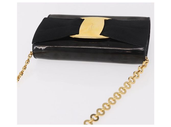 Borsa a tracolla con catena Vara Ribbon Salvatore Ferragamo in vernice nera e oro Auth bs35689 Nero D'oro - vista 7