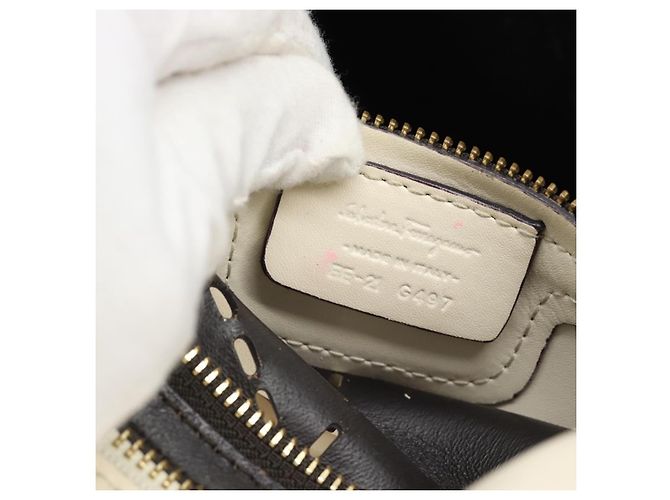 Borsa a mano Salvatore Ferragamo in pelle bianca e oro Auth hk3799 Bianco D'oro - vista 12